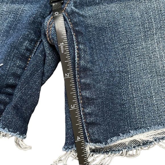 American Eagle Distressed Stretch Denim Cut-Off & Frayed‎ Shorts — SZ 0 LIKE NEW - Picture 7 of 12